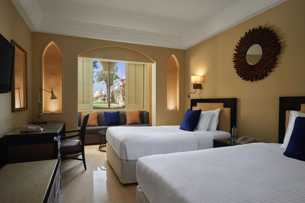 SUPERIOR, TWIN BEDS, GARDEN VIEW