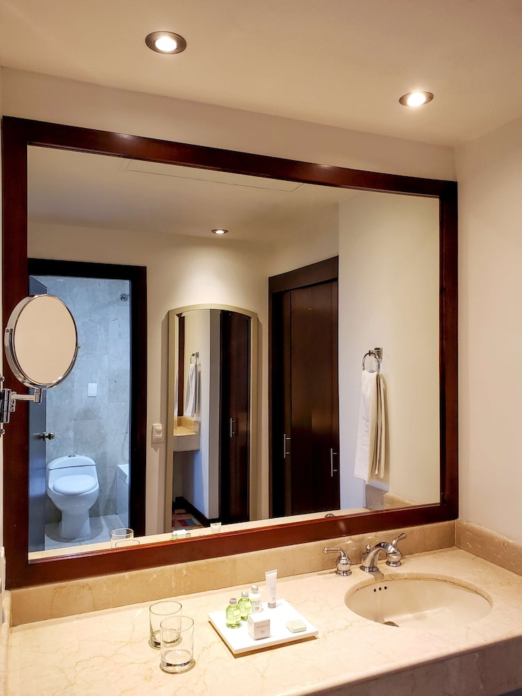 Nh Cali Royal Hotel 50/50