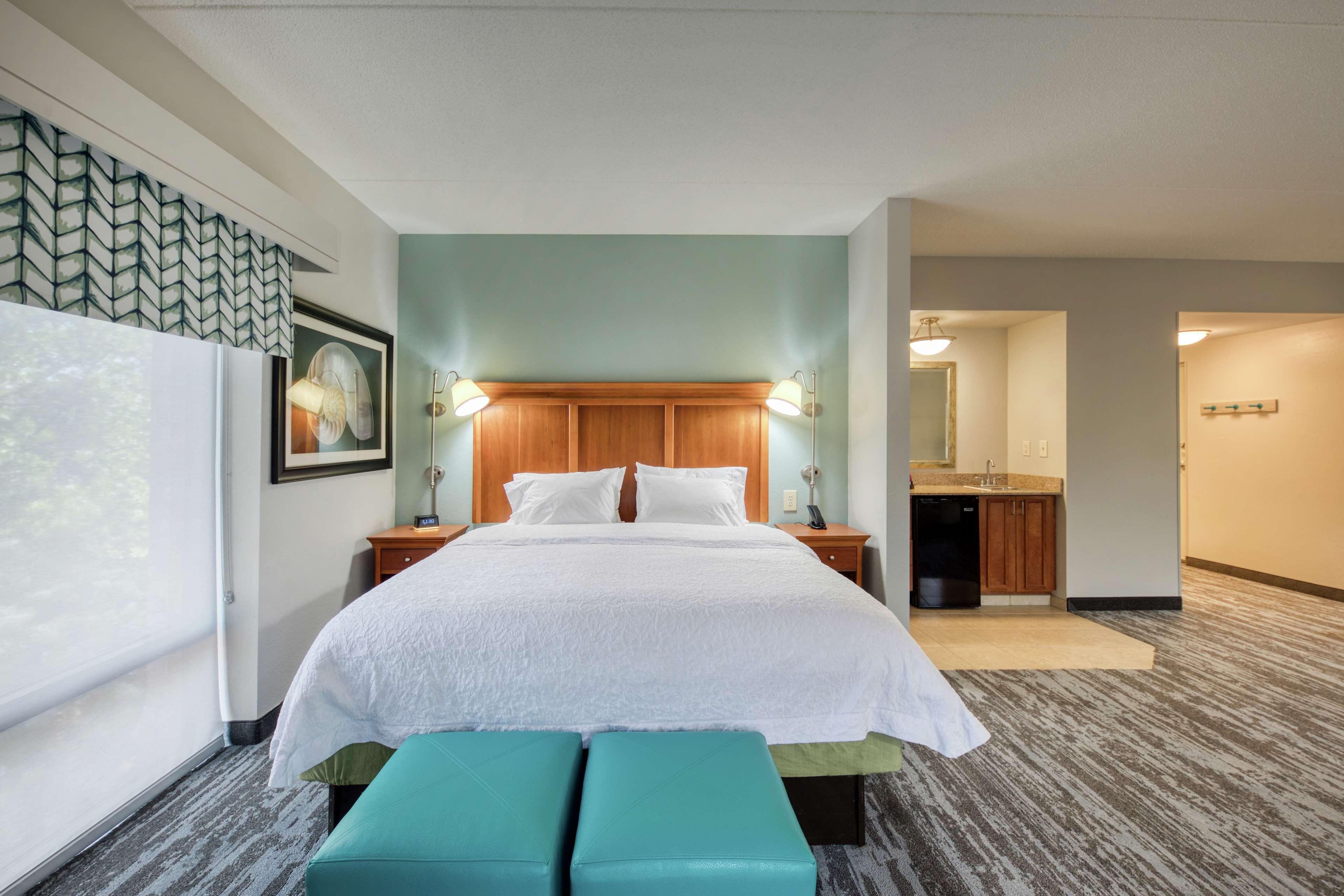 STUDIO, SUITE, KING BED, SOFA