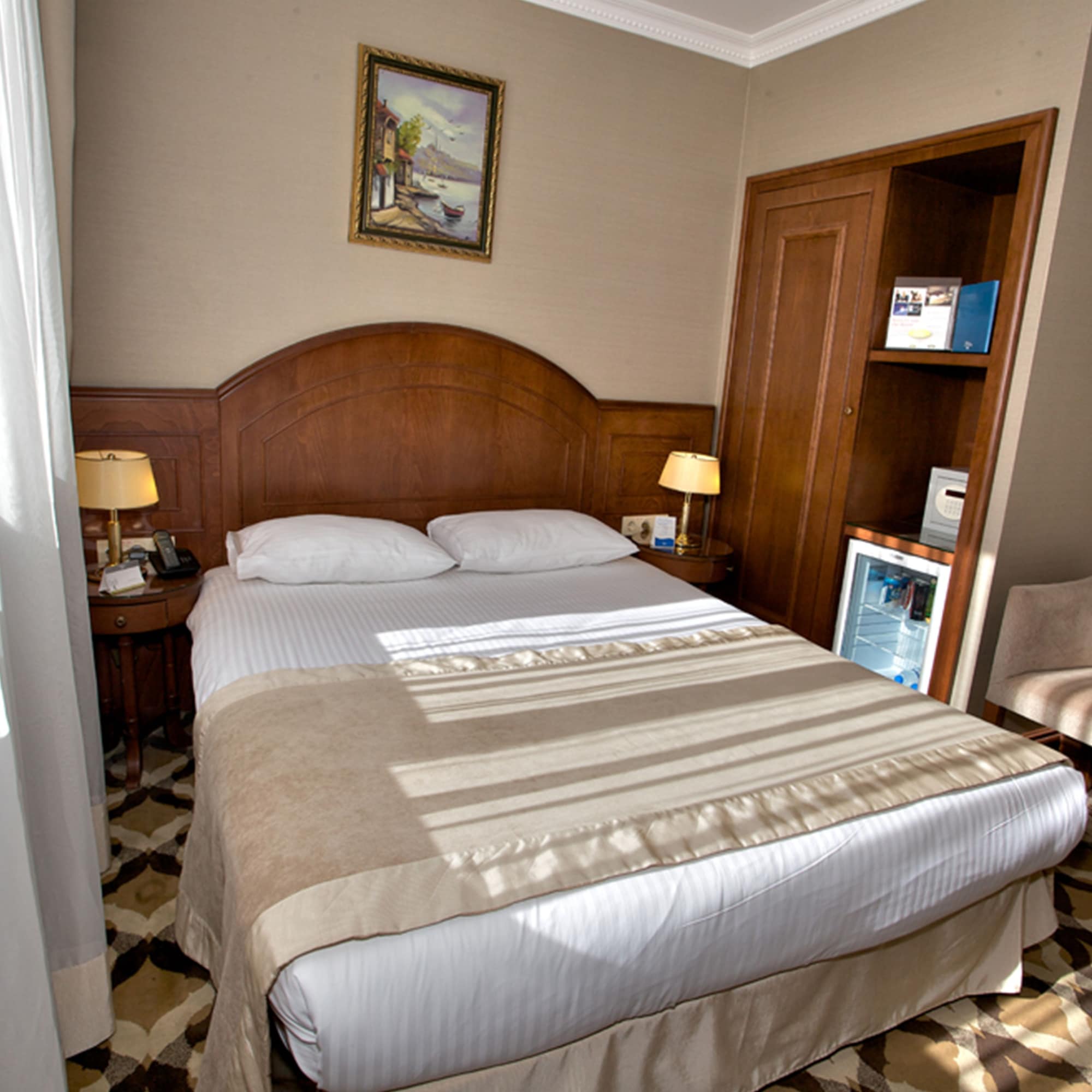 CLASSIC, KING BED