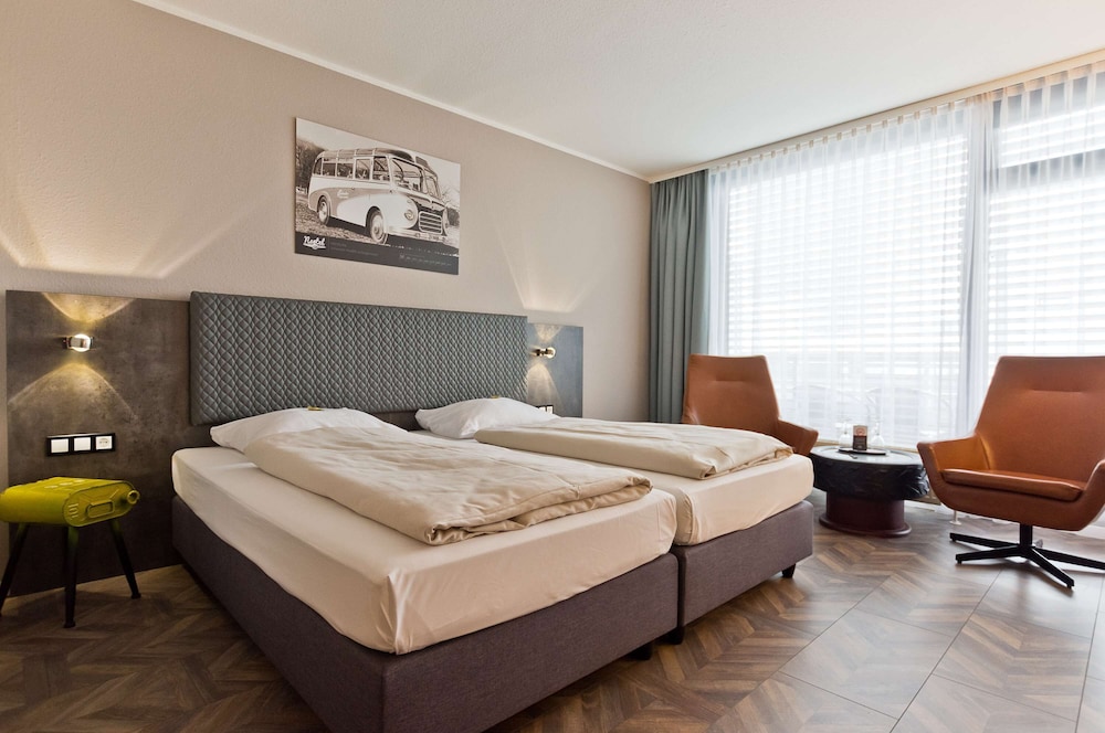 ANA Neotel, Trademark Collection by Wyndham 25/77