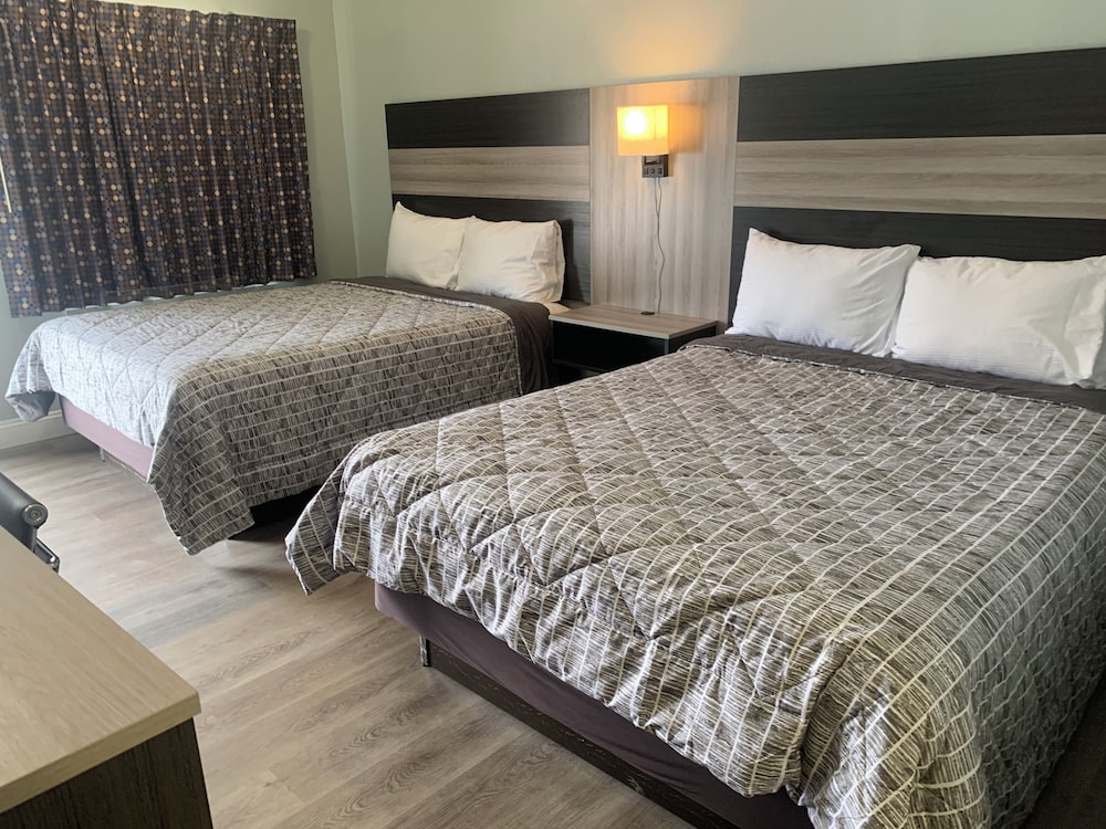 Monterey Oceanside Inn 12/43