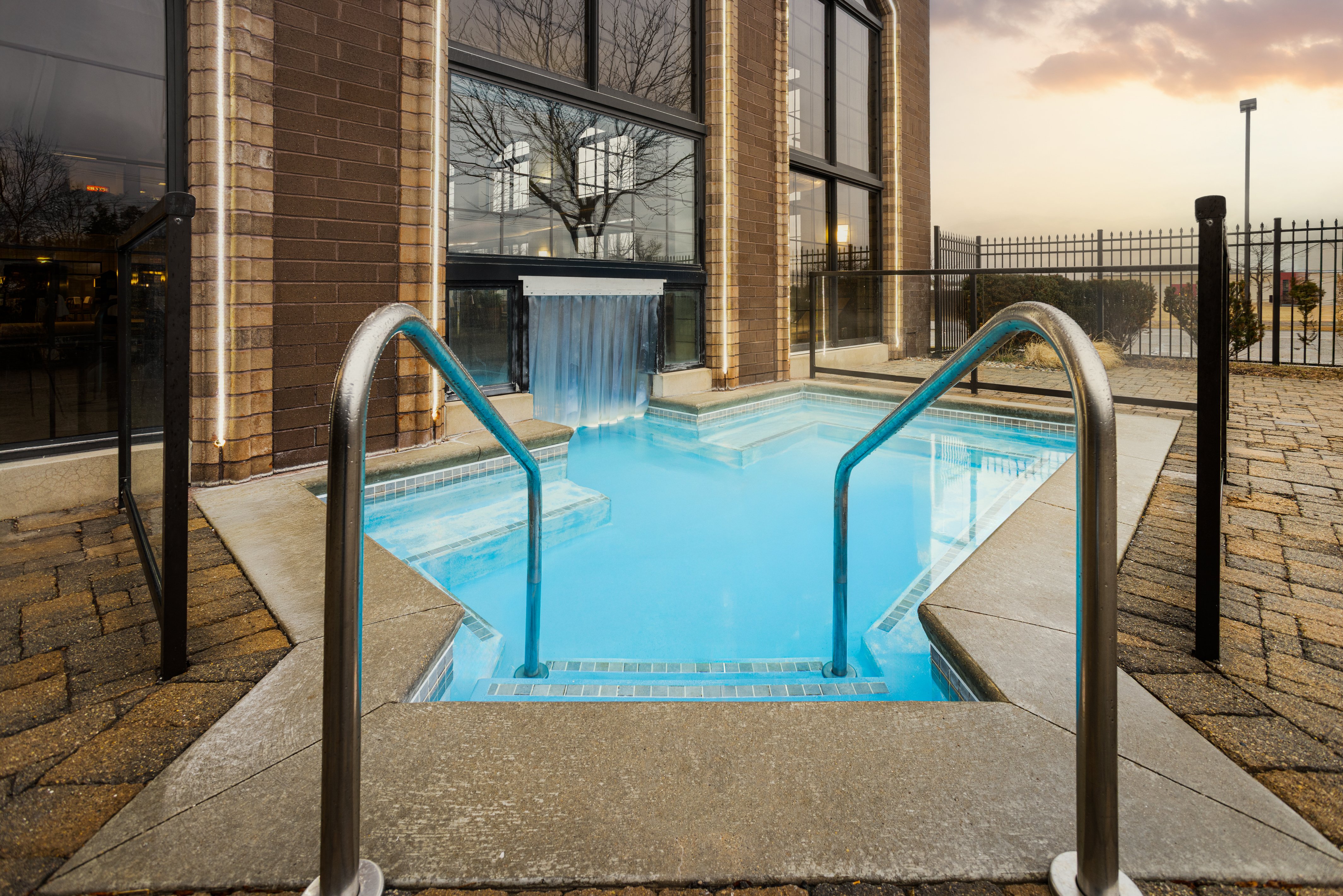 Holiday Inn Midland 35/75