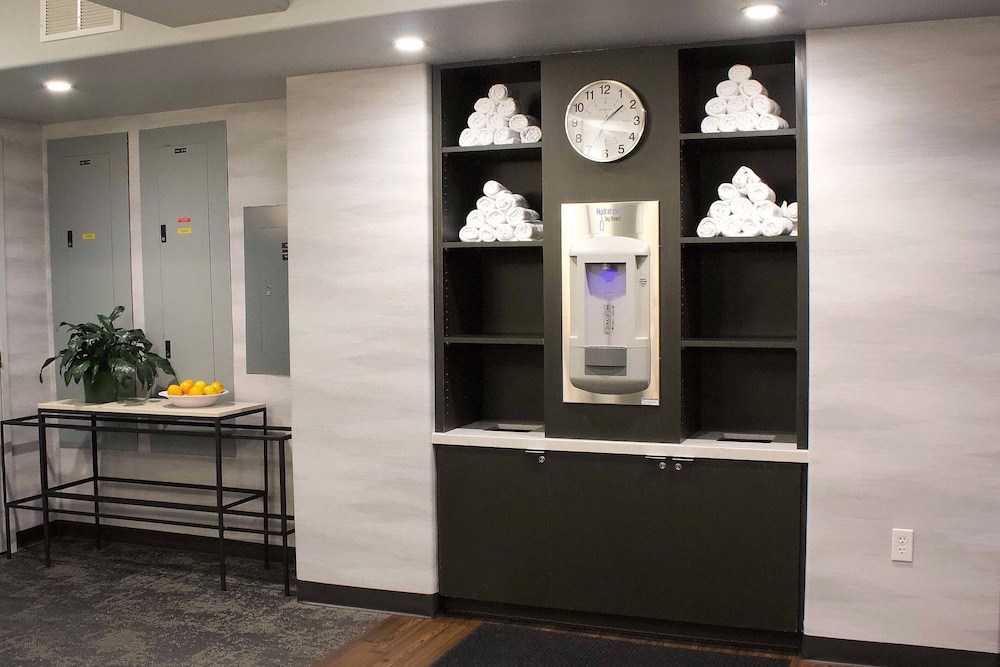 Fairfield Inn Suites San Francisco San Carlos 7/50