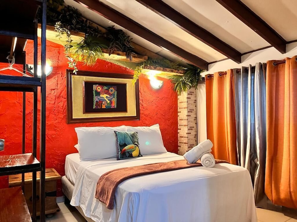 BASIC, DOUBLE BED, PRIVATE BATHROOM