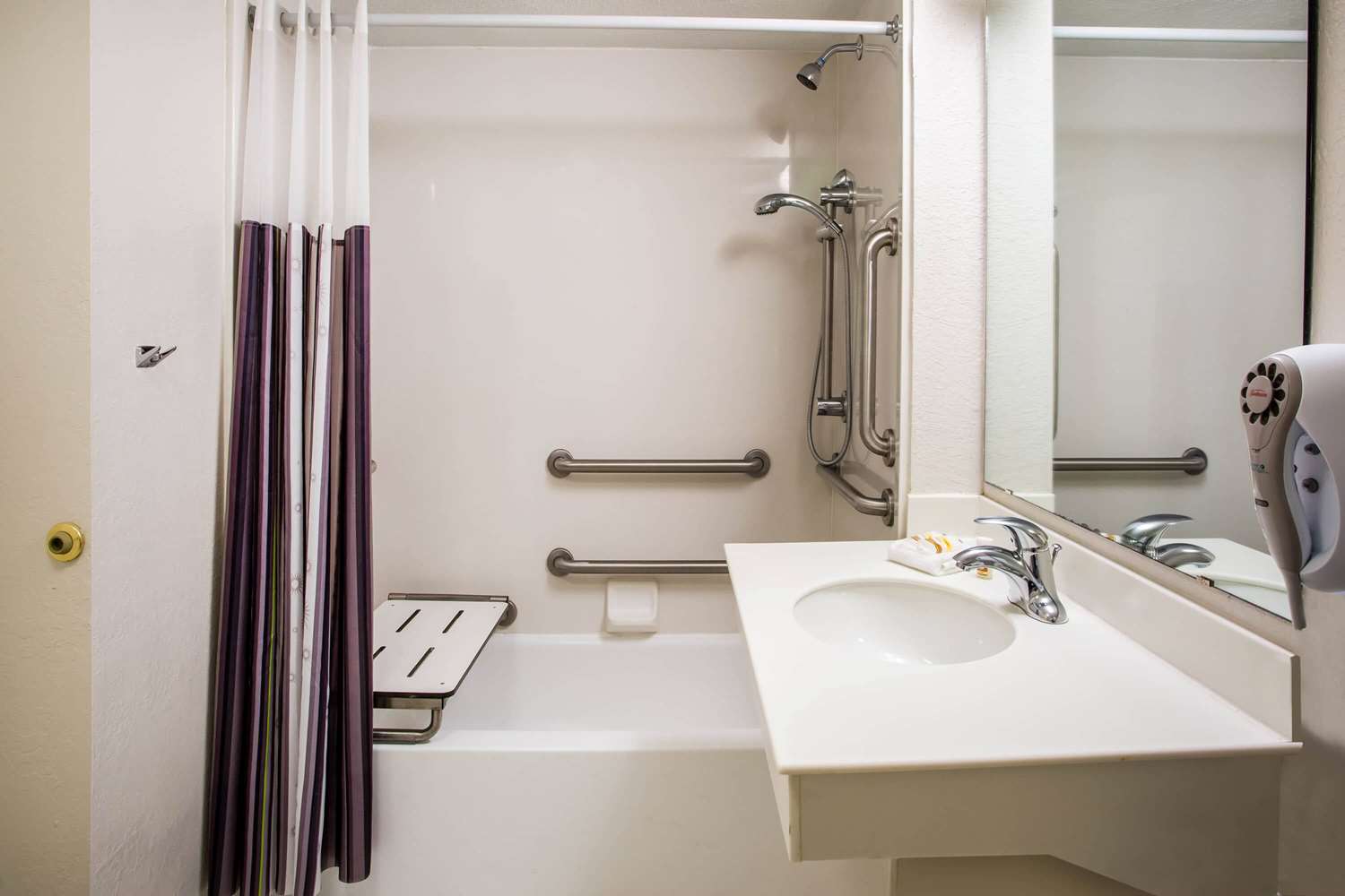 La Quinta Inn Norfolk Virginia Beach 26/26