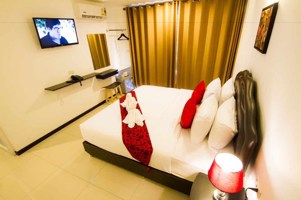 Th Beach Hotel 30/64
