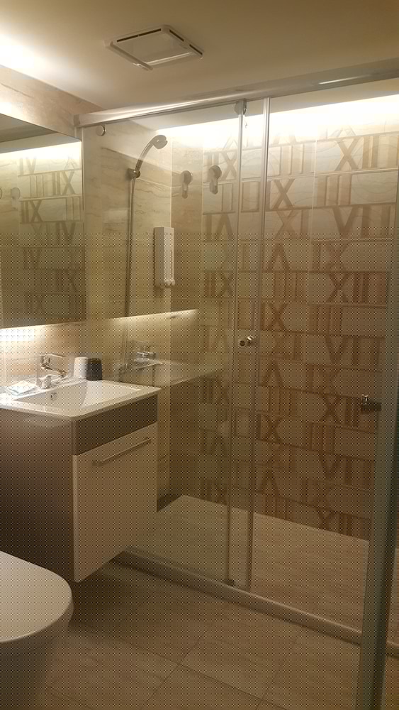 Honey Prince Hotel 36/36