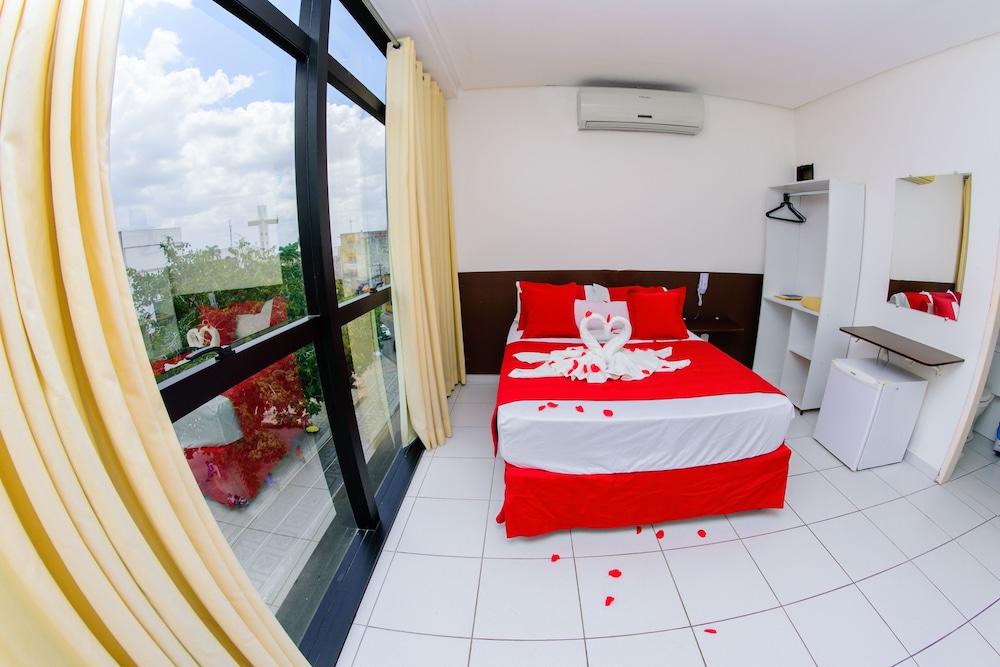 Falcao Hotel 9/44