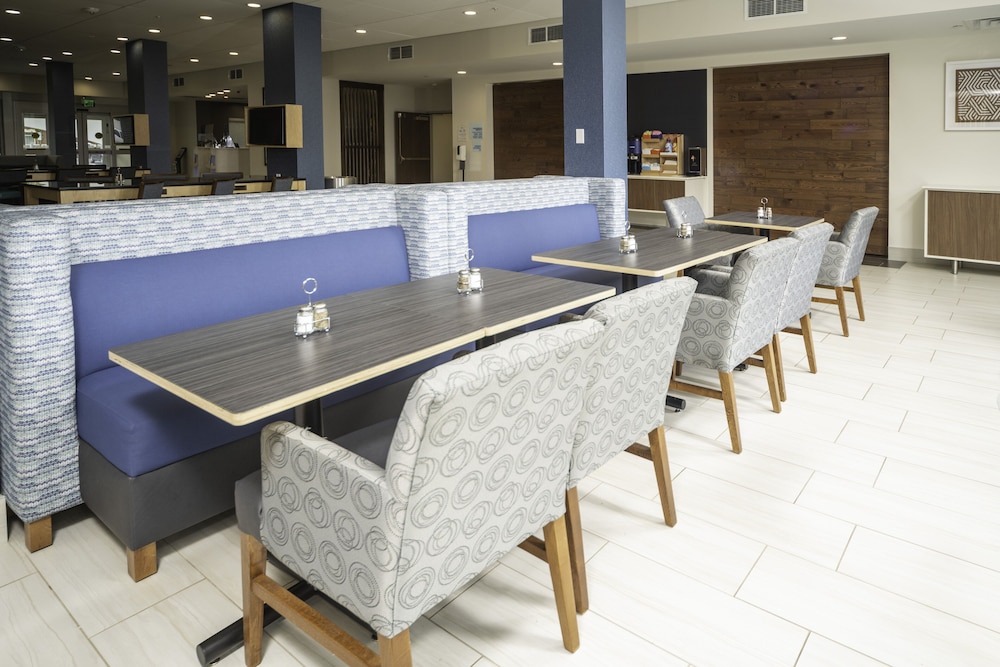 Holiday Inn Express Suites Rock Hill An Ihg Hotel 33/49