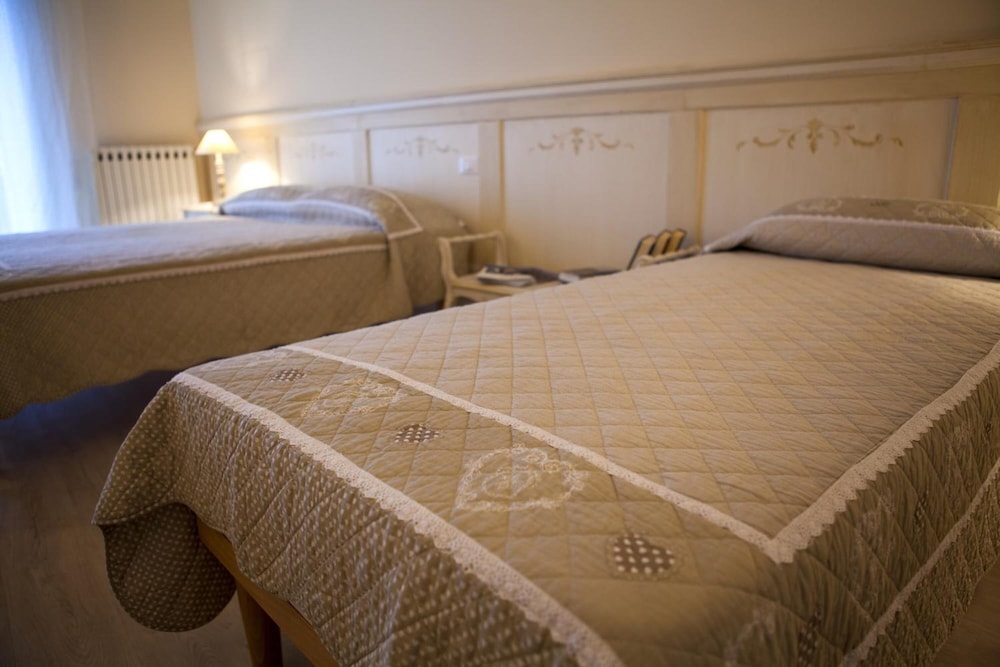 2 BEDROOMS, APARTMENT