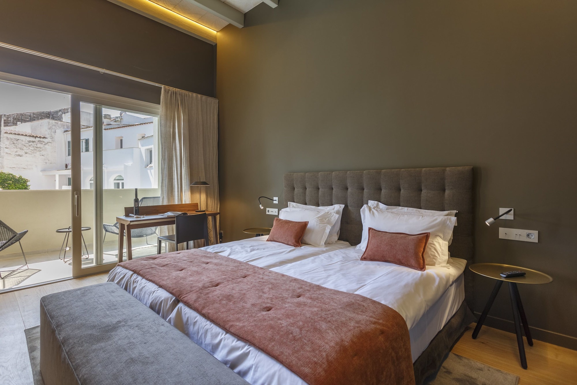 Suite, King Bed, Terrace