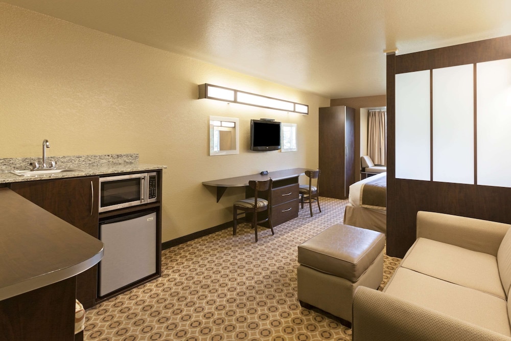 Microtel Inn & Suites by Wyndham Searcy 32/50