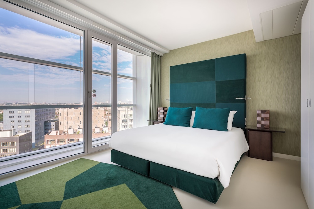 Room Mate Aitana 10/71