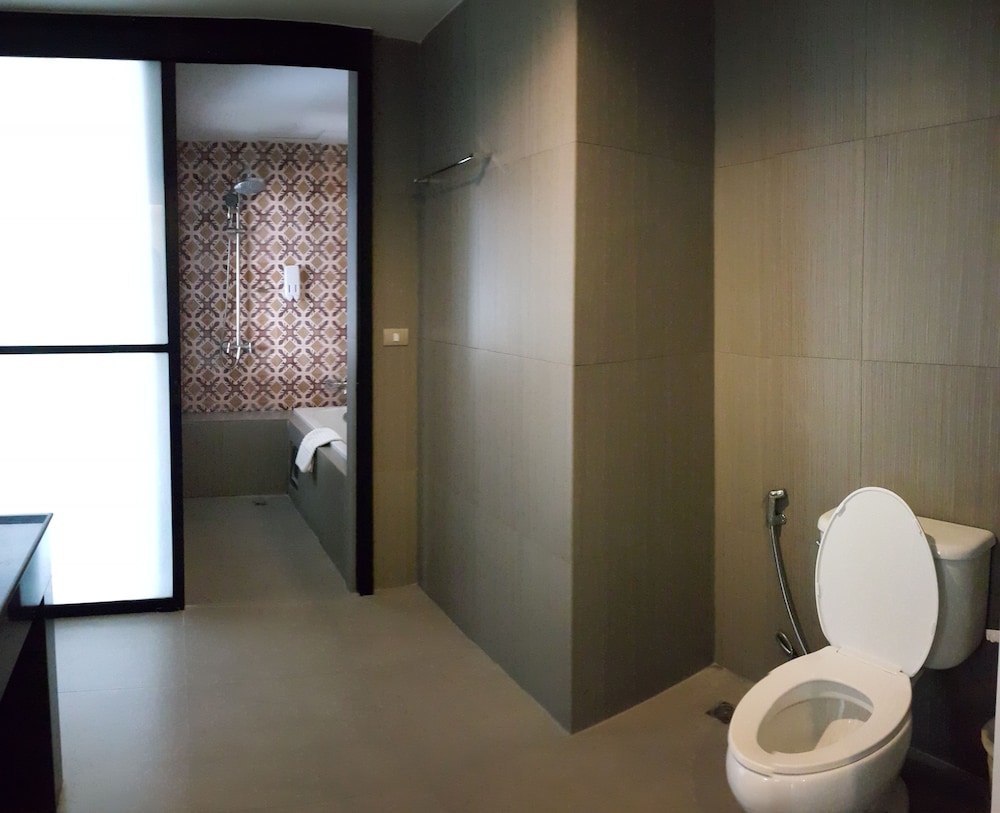 BAAN KHUN NINE 26/32