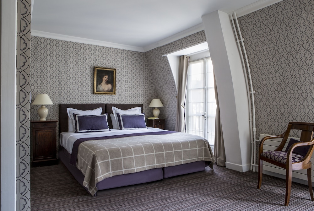 Hotel D Orsay 12/70