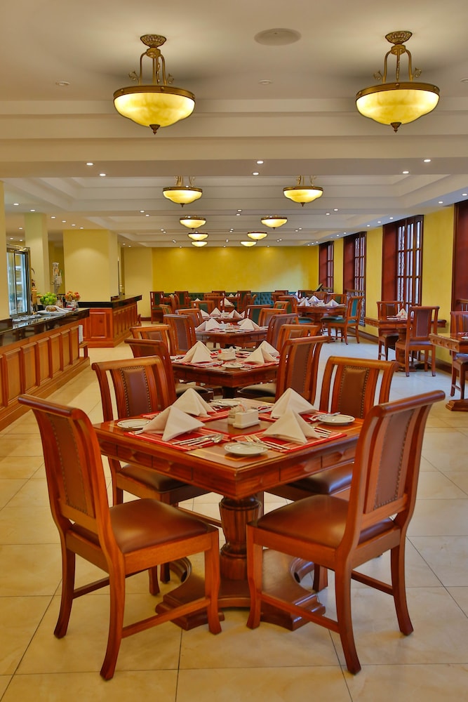 Sarova Woodlands Hotel Spa 40/50