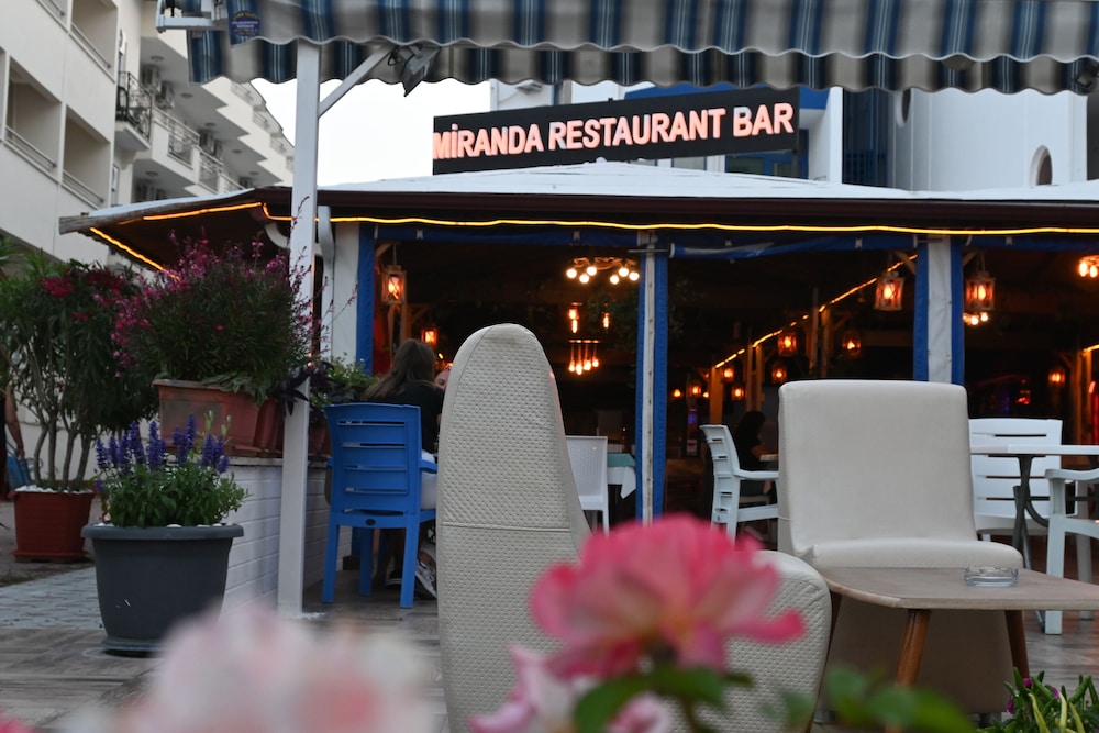 Miranda Moral Beach Hotel 6/61