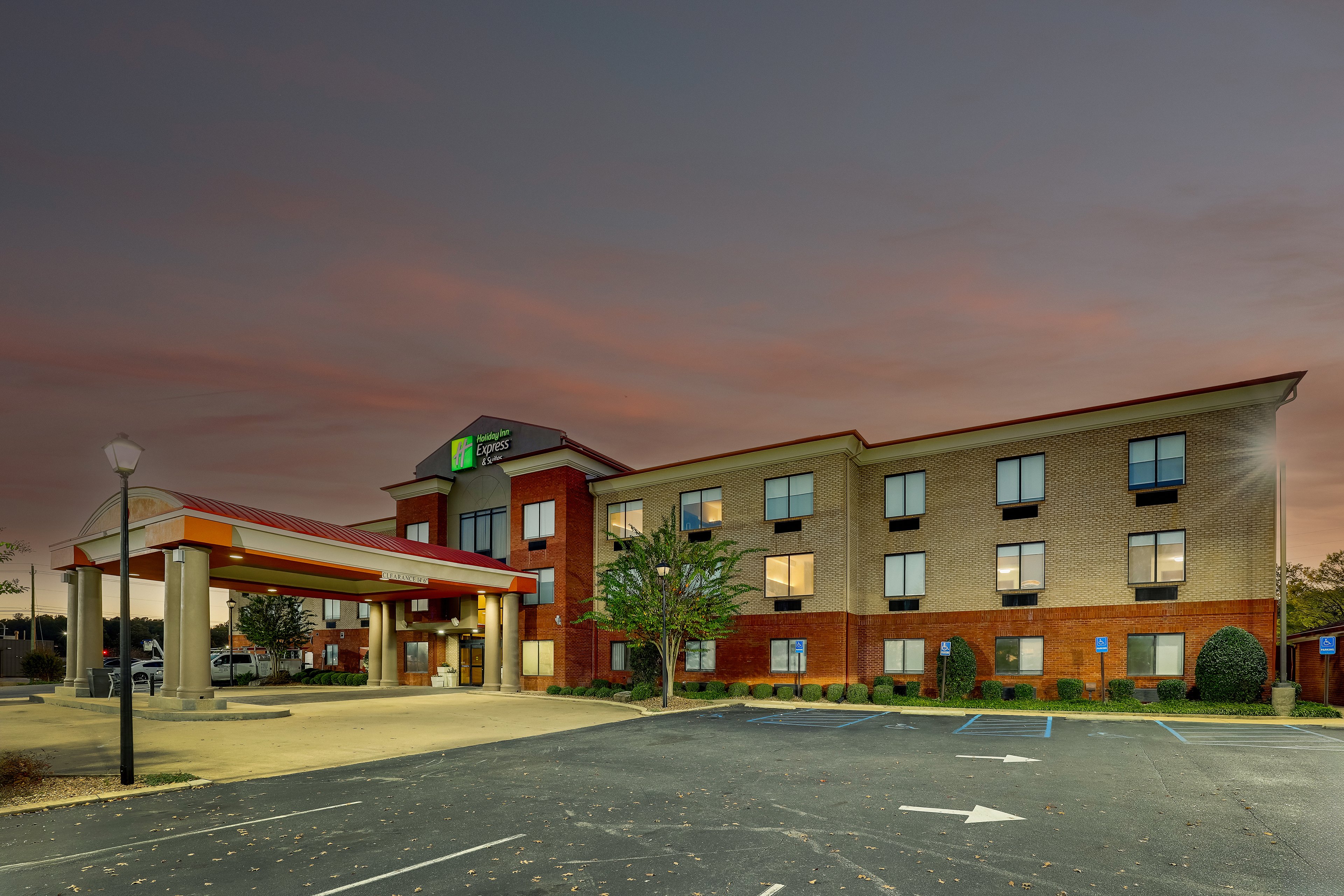 Holiday Inn Express Hotel And Suites Gadsden W Near Attalla 7/76