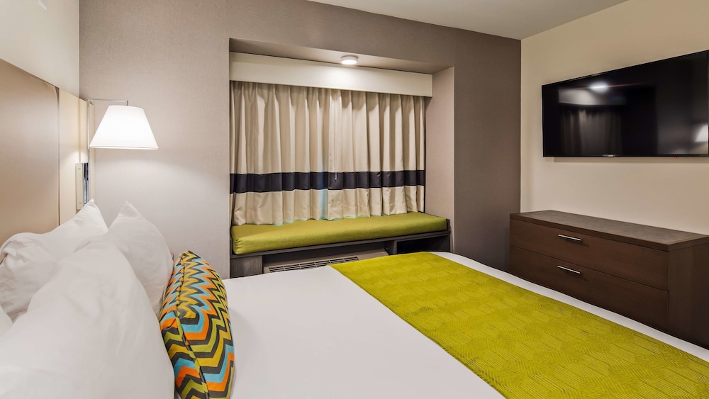 Best Western Plus Yuma Foothills Inn & Suites 10/41