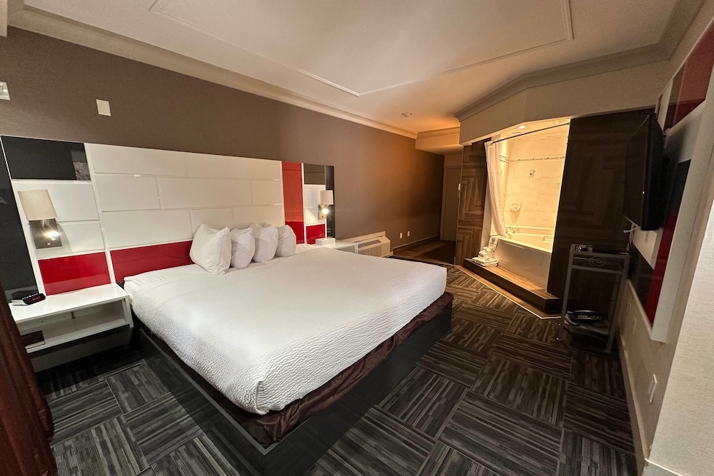 Suite, King Bed