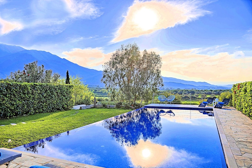 CRETAN MANSION 14/46