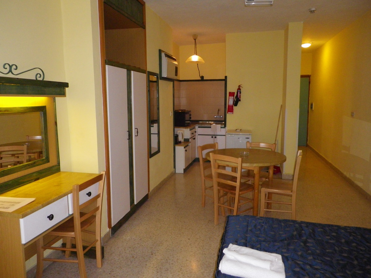 BURLINGTON APARTMENTS 13/19