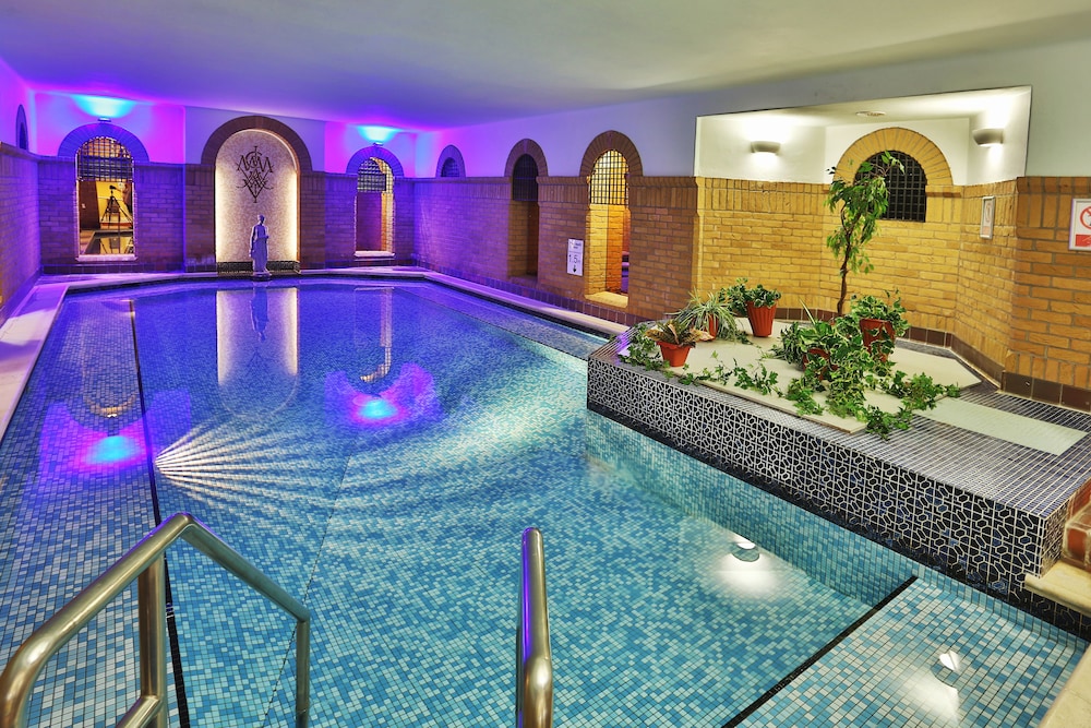 Sefton Hotel 23/50