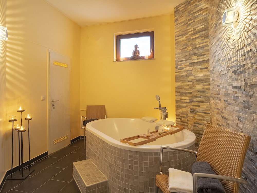 Aqualux Wellness And Tagungshotel 15/63