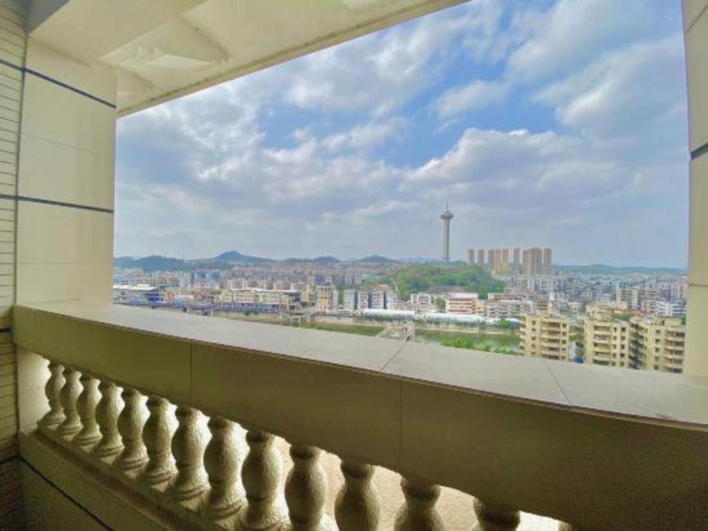 Taishan Bojue Hotel 67/69