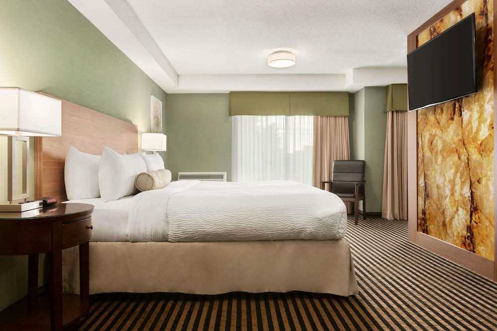 Days Inn By Wyndham Miramichi NB 10/45