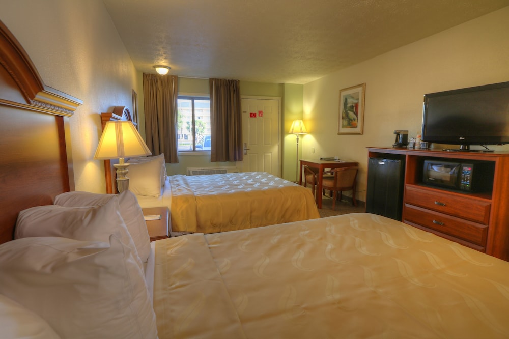 Quality Inn And Suites Dollywood 20/31