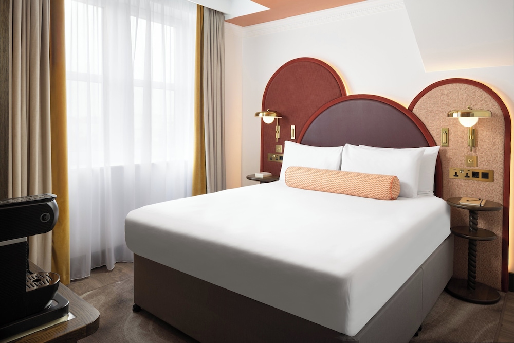 GRAND, KING BED, SOFA