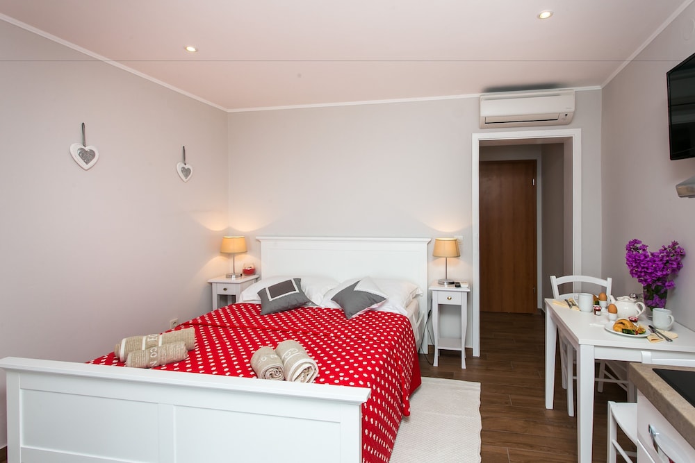 Apartments Villa Mirjana 9/75