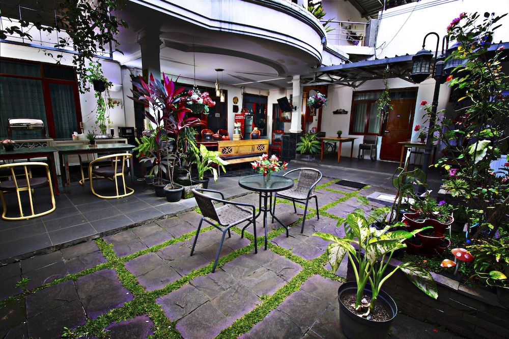 Fora Guest House Taman Lingkar 31/33