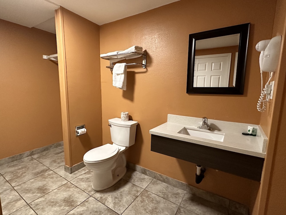 New Corral Motel 45/47
