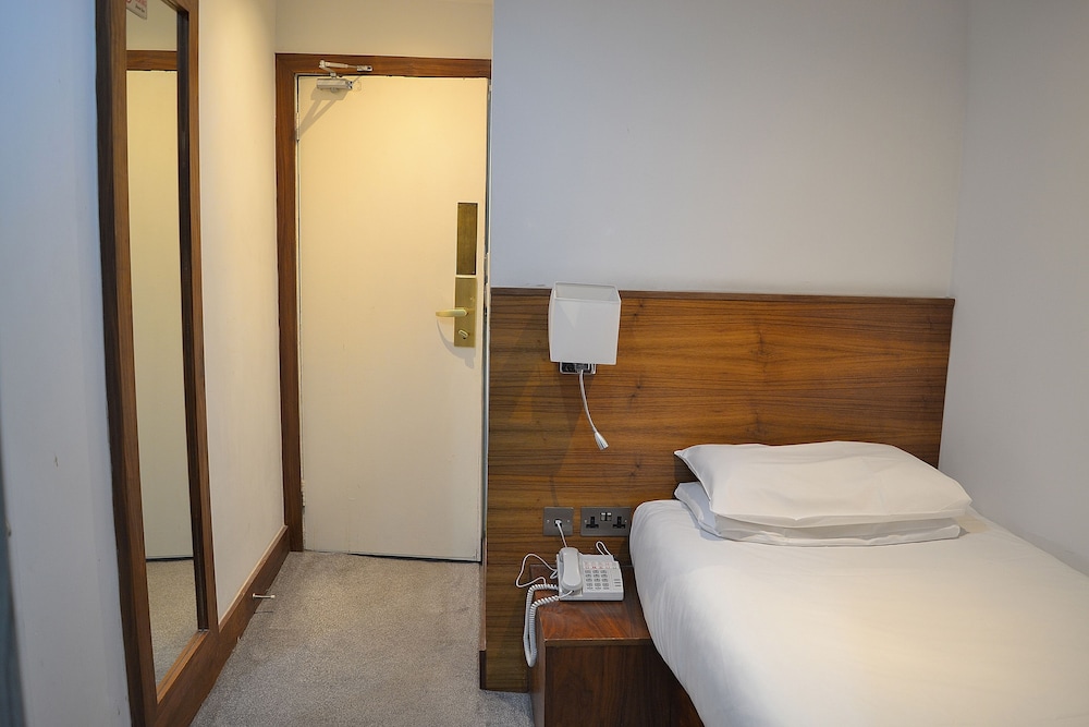 Leisure Inn Hotel 44/56