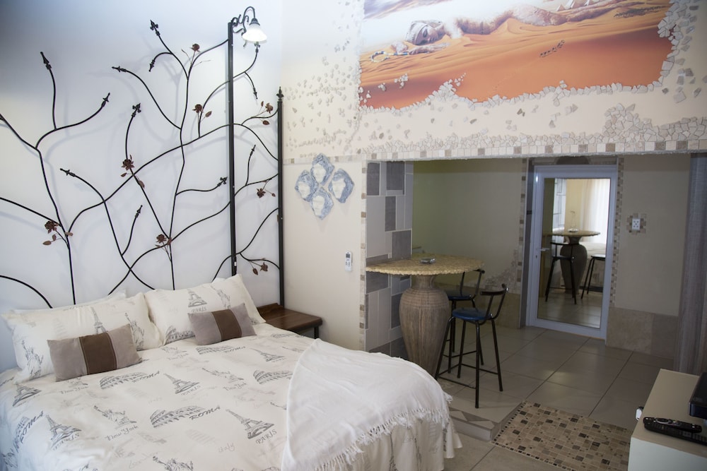 Xaviera Guest House 13/35