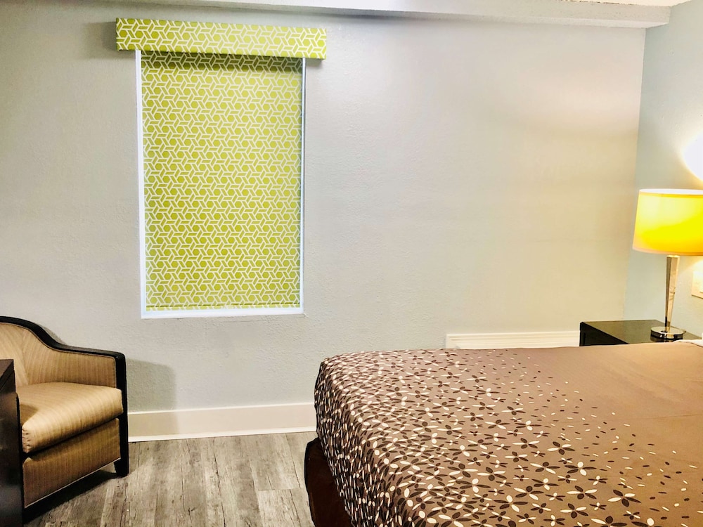 Econo Lodge Montgomery South I-65 photo3