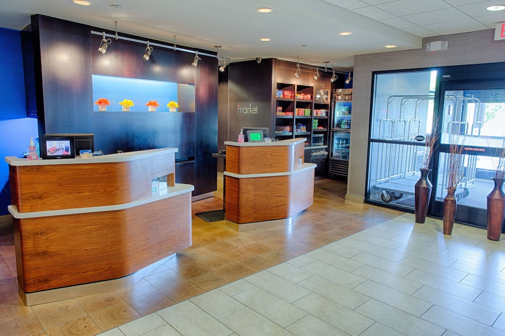 Lobby at Courtyard Fargo Moorhead Mn, MOORHEAD - MN