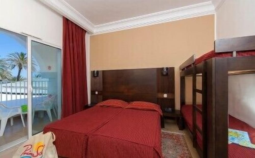 El Mehdi Beach Resort 18/84