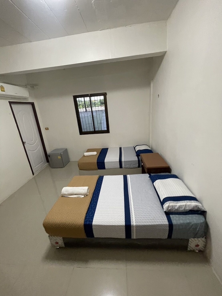 OYO 75577 Palace Hostel 14/32