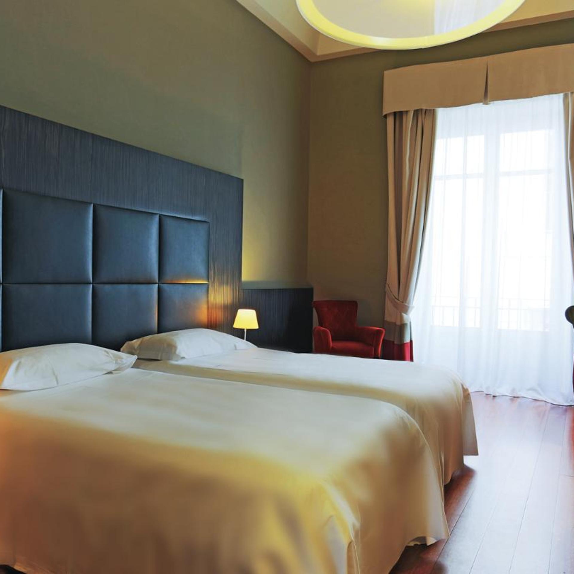 CLASSIC, DOUBLE OR TWIN BED