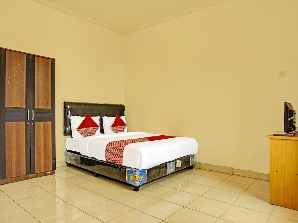 Super OYO 91535 J&b Rooms Tomang 18/35