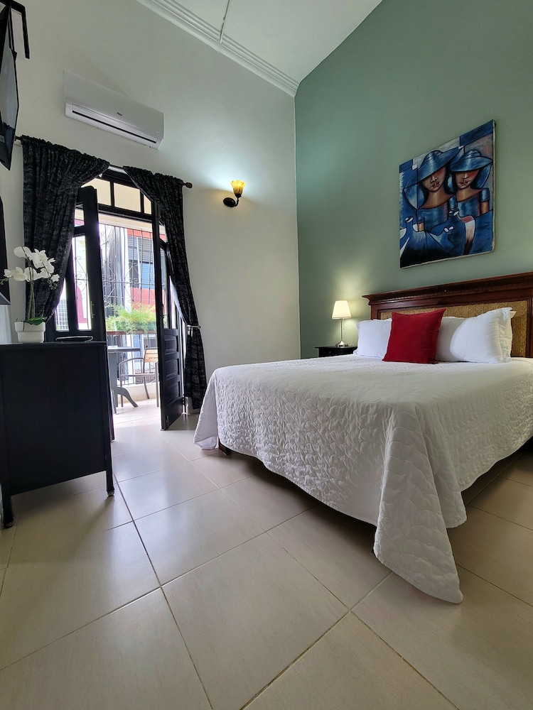 Hotel Class Colonial 19/50