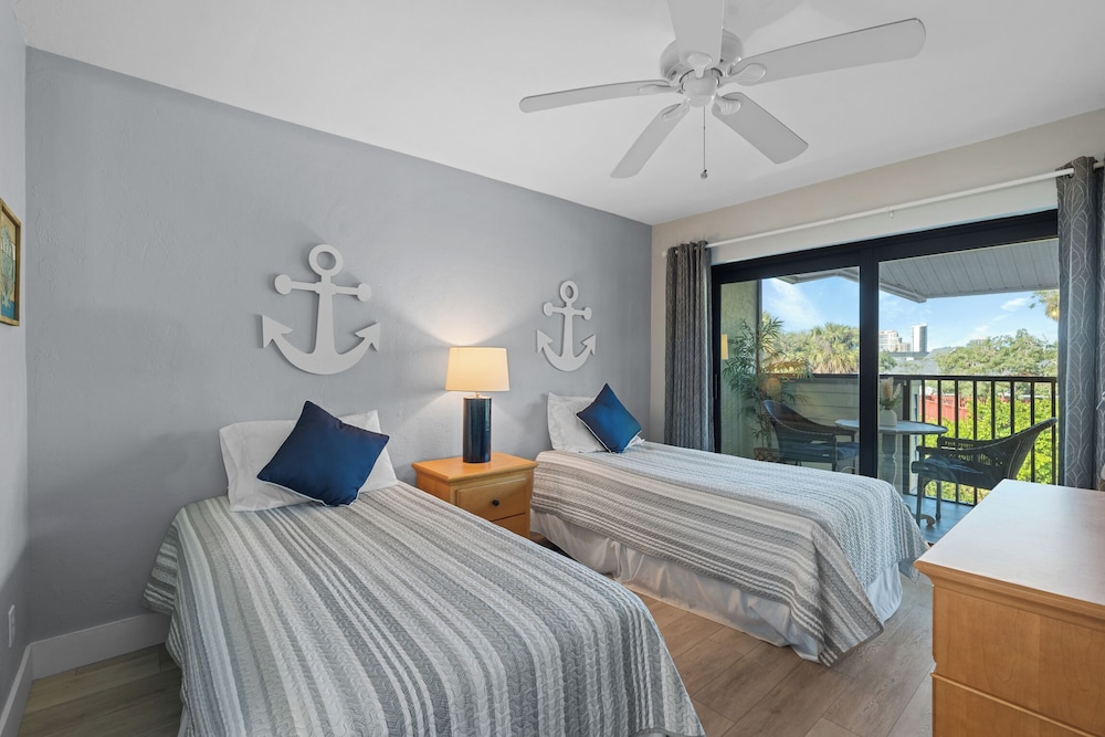 2 Bedrooms, Condo, Premium, King and Twin Beds, Resort View, Balcony