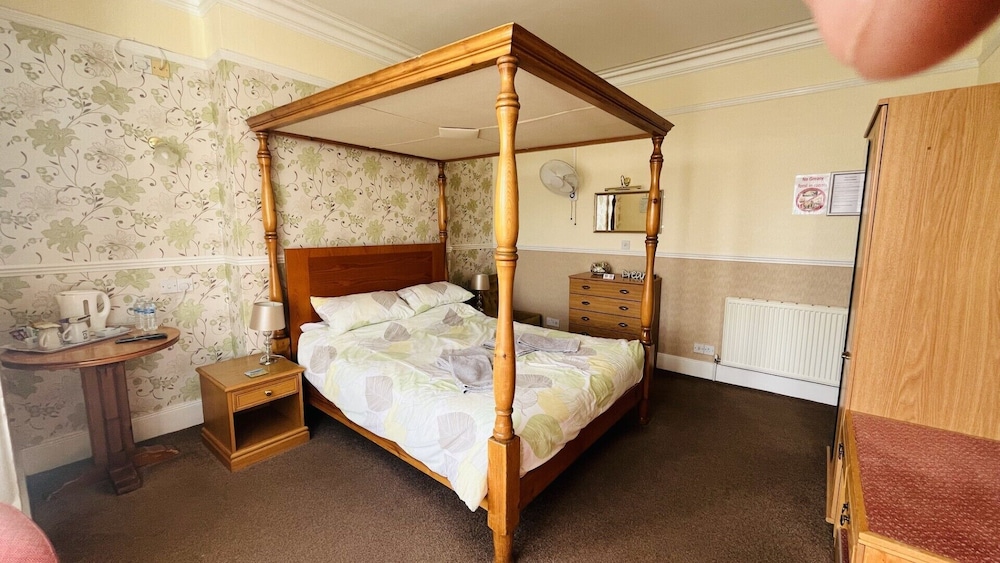 Clarence House Hotel 20/47
