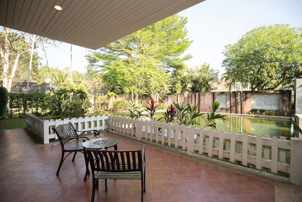 Thara Cholapruek Resort 42/50