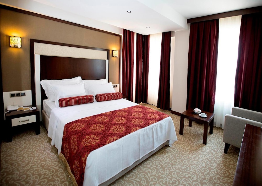 LAVIN OTEL 21/72