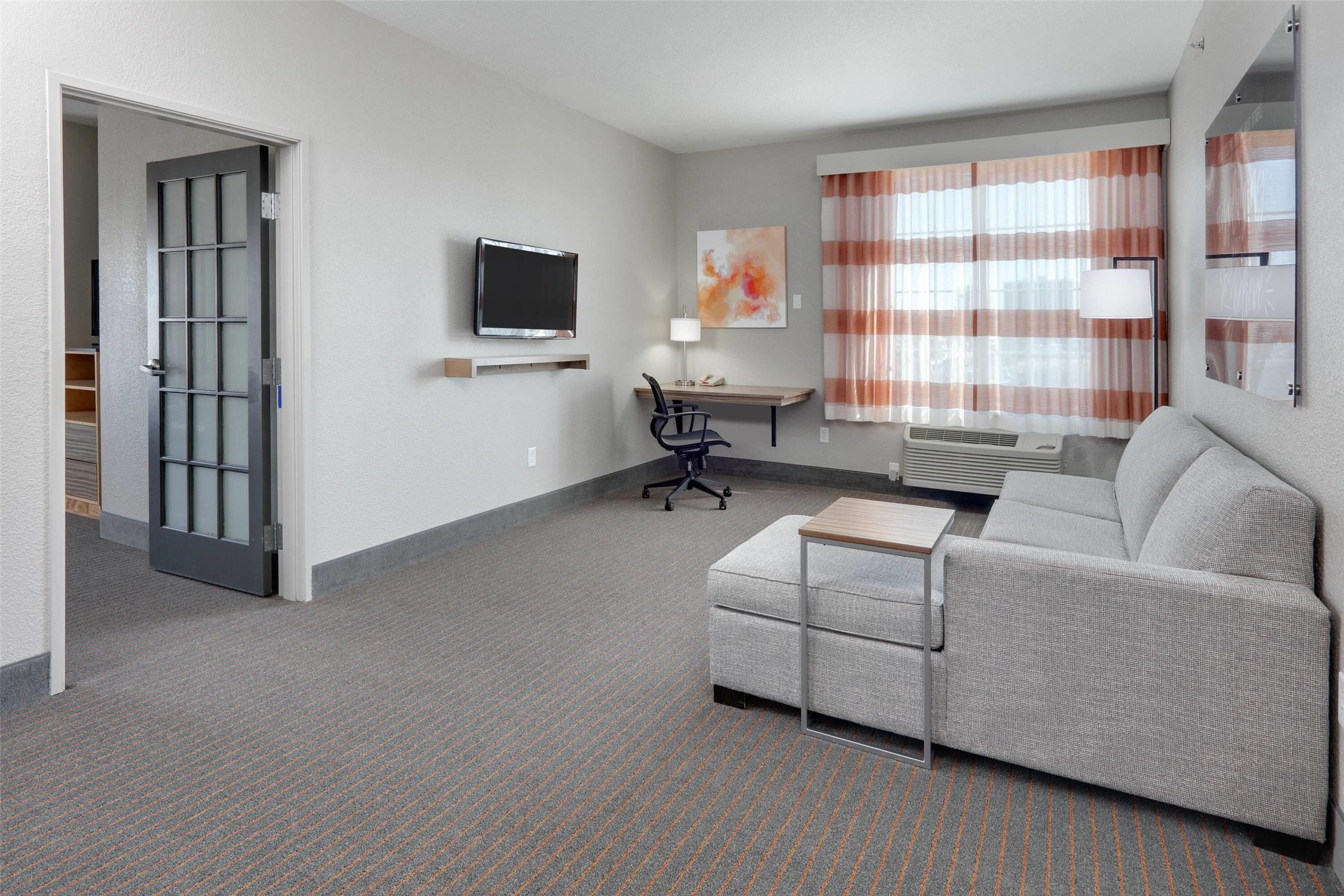 La Quinta Inn & Suites by Wyndham Dallas Love Field 12/22
